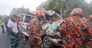 ফরিদপুর-বরিশাল মহাসড়কে বাস ও অ্যাম্বুলেন্সের মুখোমুখি সংঘর্ষে নিহত ৫
